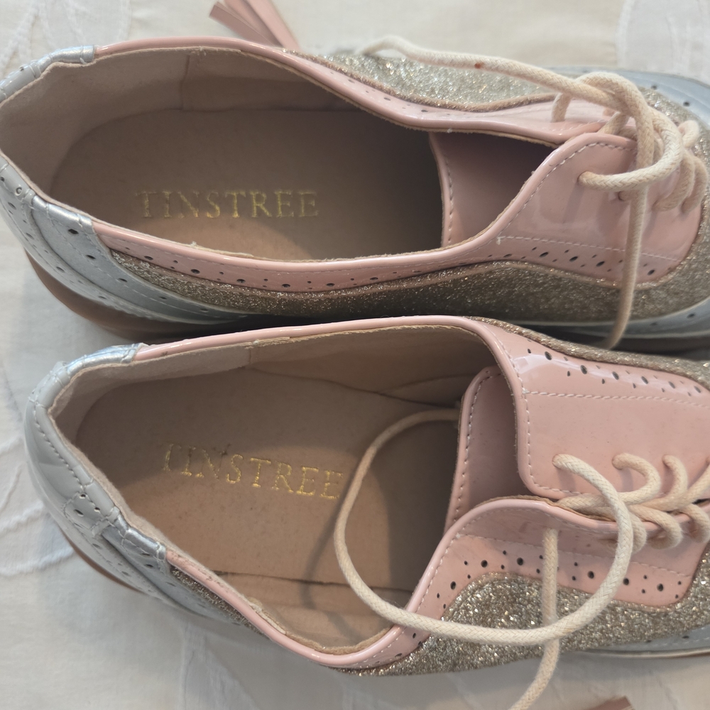 Elegant Women's Loafers in Pink and Silver - Picture 3 of 10